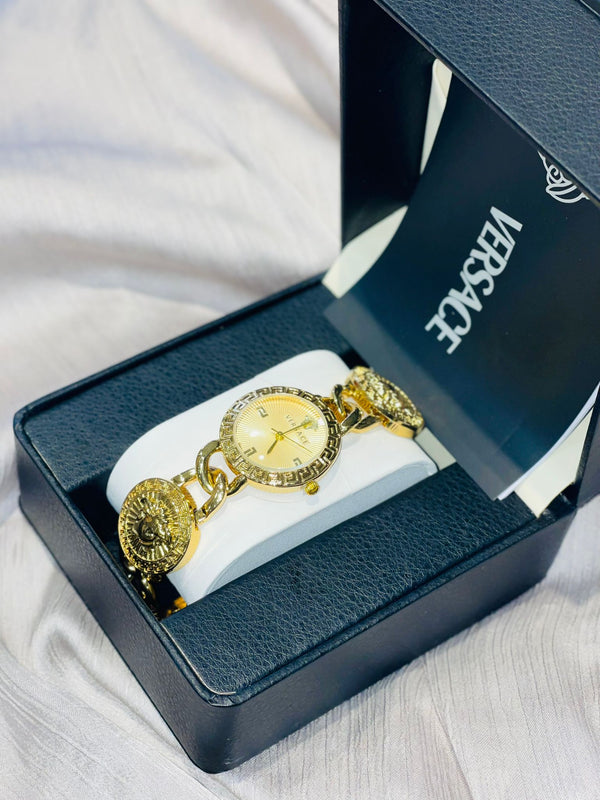 ساعة Versace